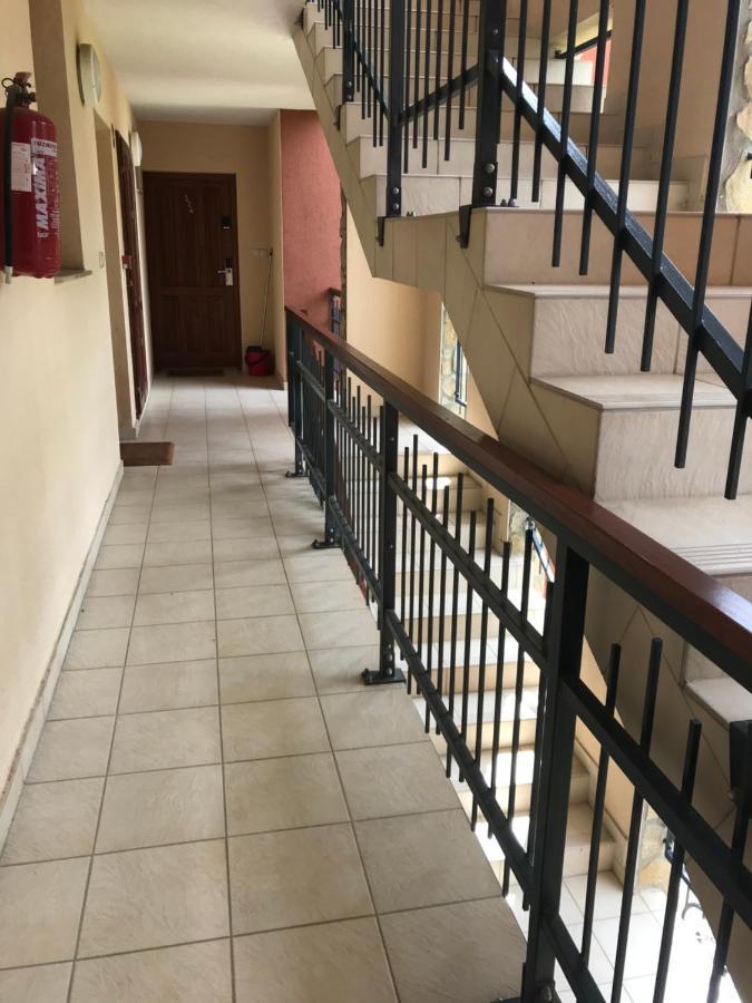 Lili Apartman Birdland Buekfuerdo מראה חיצוני תמונה